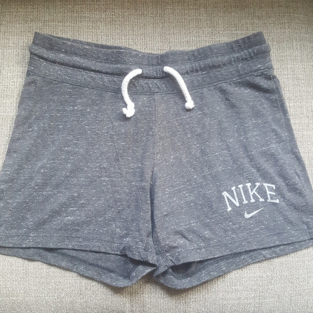 Nike shorts size S
